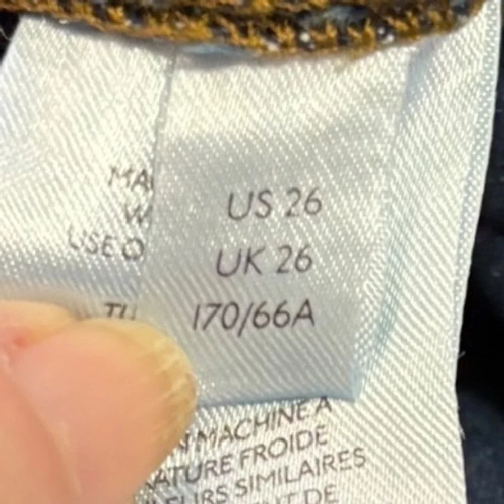 Free People Women's Dark Wash Ripped Knee Skinny‎ Jeans Size 26R NWOT